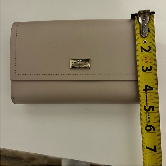 2 Kate Spade crossbody purses - Picture 14 of 14